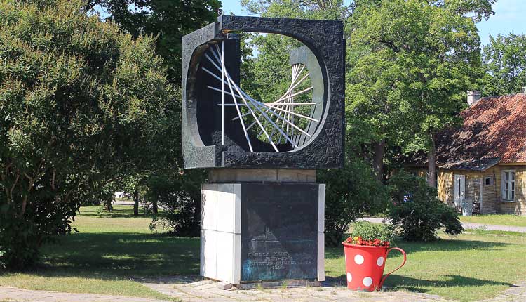 Kärdla Kalevivabriku monument hiiumaa