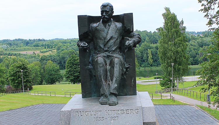 august kitzbergi monument karksi-nuias