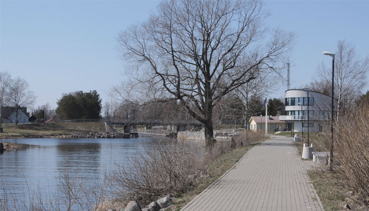 mustvee promenaad peipsi järve kaldal